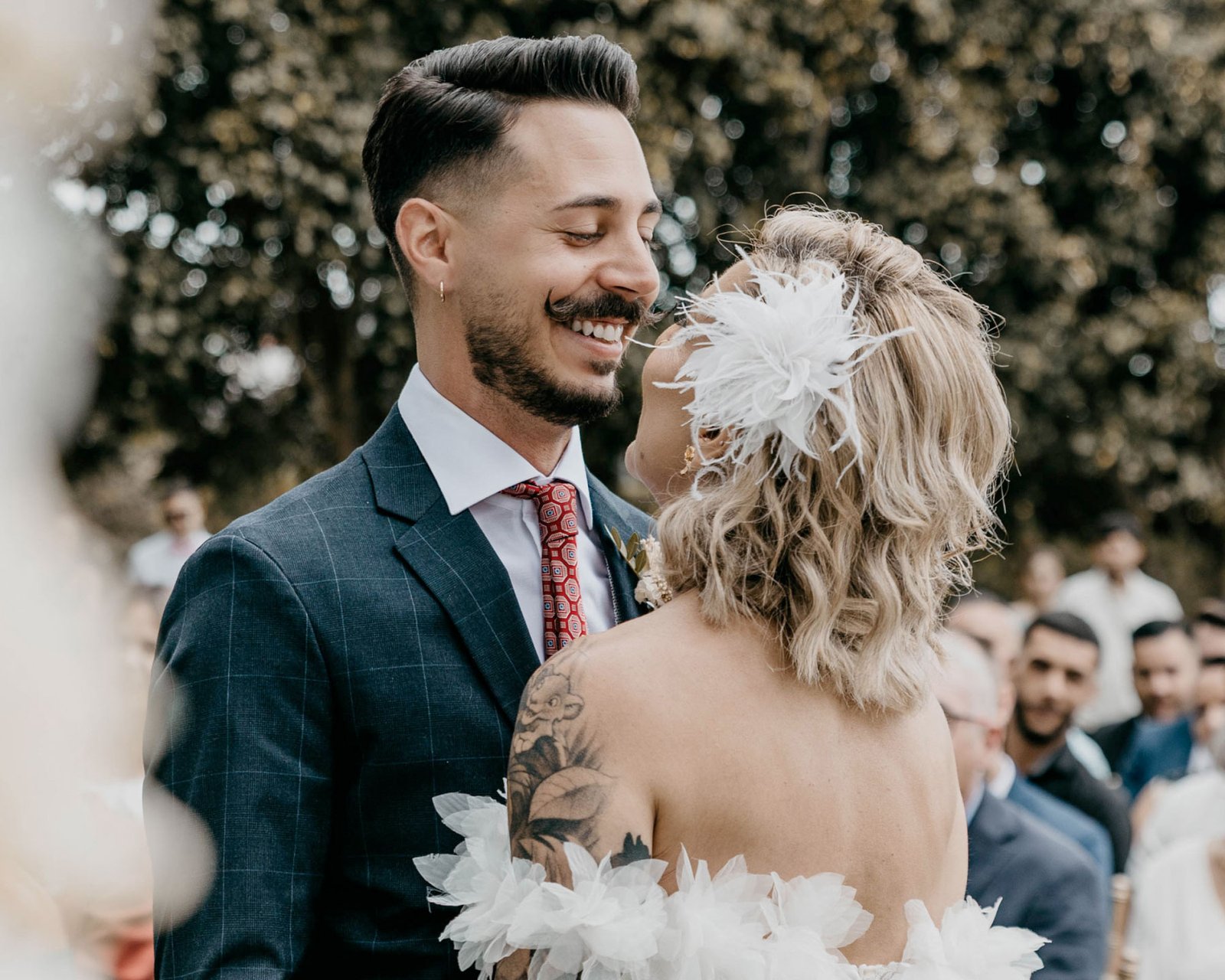 Detalles que marcan la diferencia en un reportaje de boda